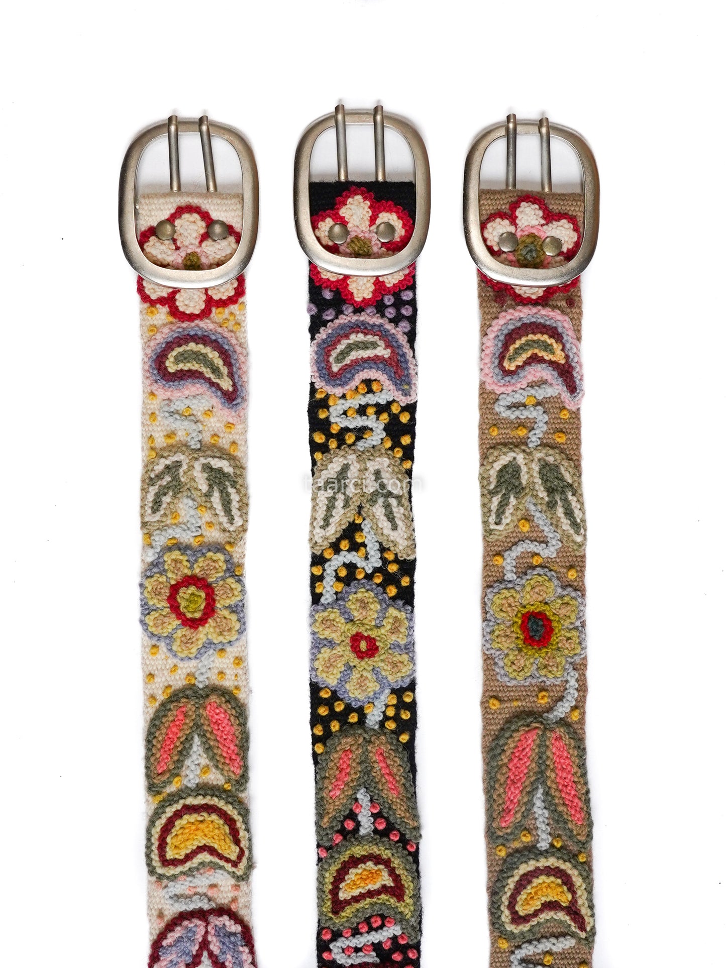 Pachamama belt - Beige embroidered belt organic dyes